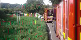 Lorry crash closes A339