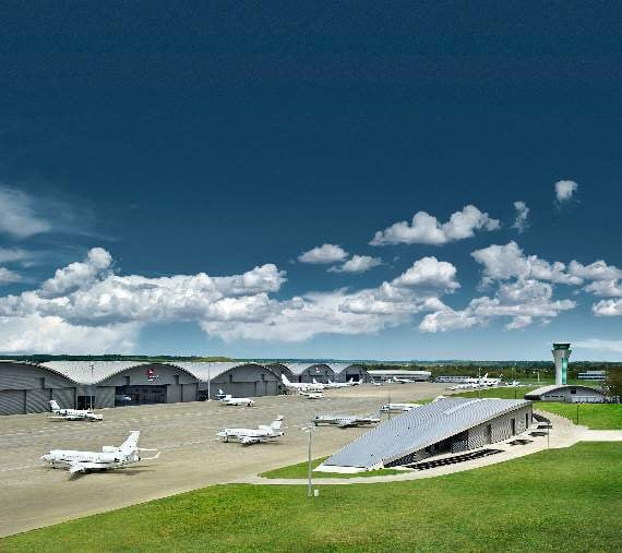 Farnborough farce as chairman silences critics