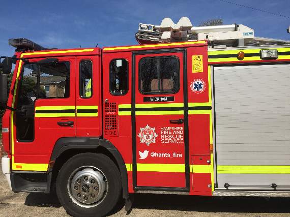 Fire crews battle grassland blaze near Liphook