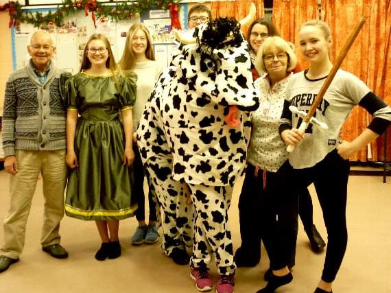 Windmill Players bring variety show to Clanfield hall