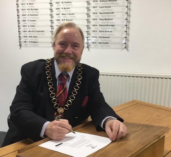 East Hampshire District Council signs Armed Forces Community Covenant