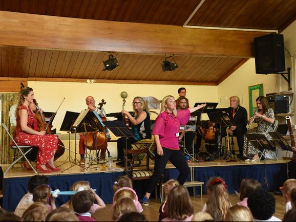 London Mozart Players performed at Grayshott Primary School