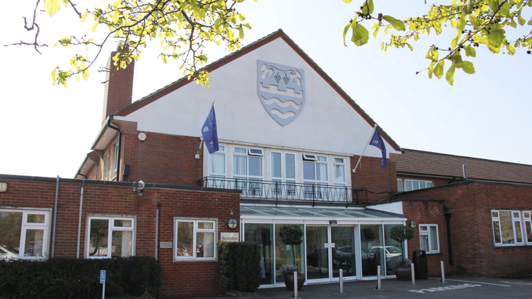 Weydon School in Farnham