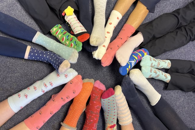 St Ives School pupils in Haslemere carry out acts of kindness