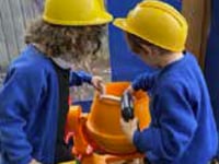 House builder Redrow gives Liphook schools £500 for construction toys