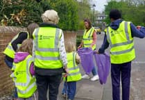 Litter pickers clean up Petersfield for the King