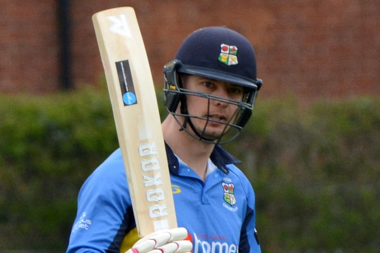 Alton batter Dan Harris