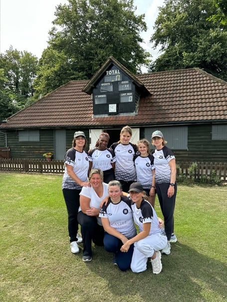 Farnham's women team beat Chiddingfold in the I'Anson Softball League