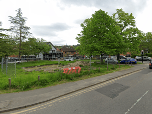 Work on Haslemere's new Lion Green public loos restarts after gaff