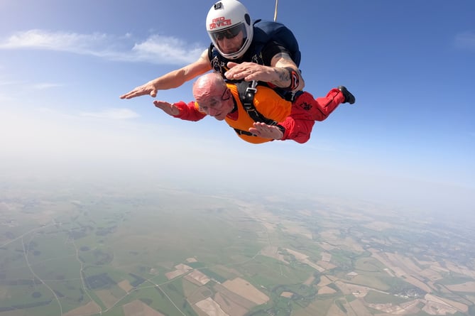 Charles Wylie skydive