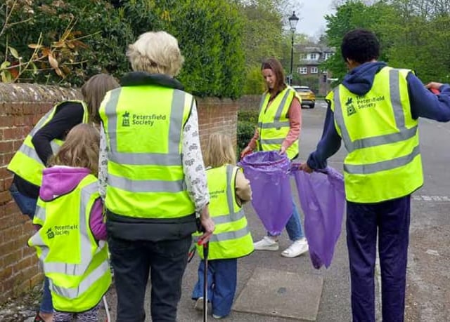 Volunteer litter pickers to sweep through Petersfield