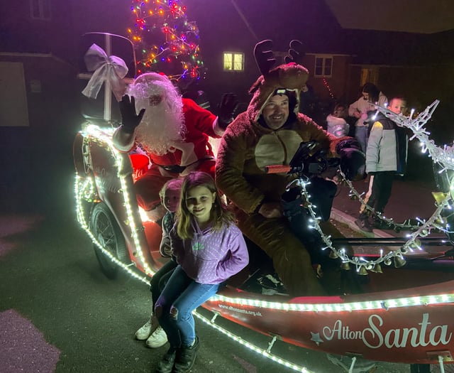 Video: Santa's Sleigh visits Alton's Barley Fields