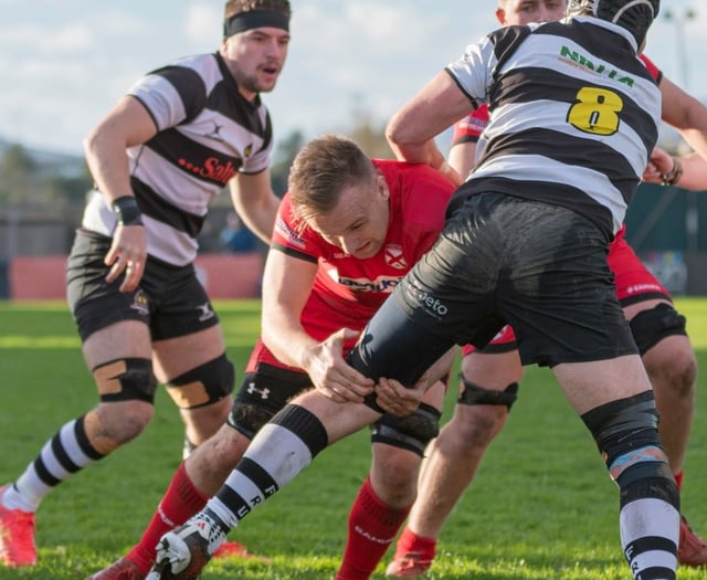 Farnham take league leaders Jersey to the wire
