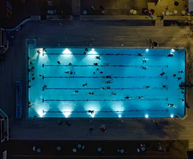 VIDEO: Petersfield photographer lifts the lens cap on a snappy career