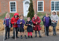 Andrews' Endowed CE Primary School pupils clear litter in Holybourne