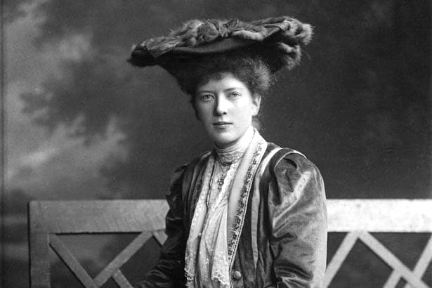 Miss Dorothy Hunter, circa-1890