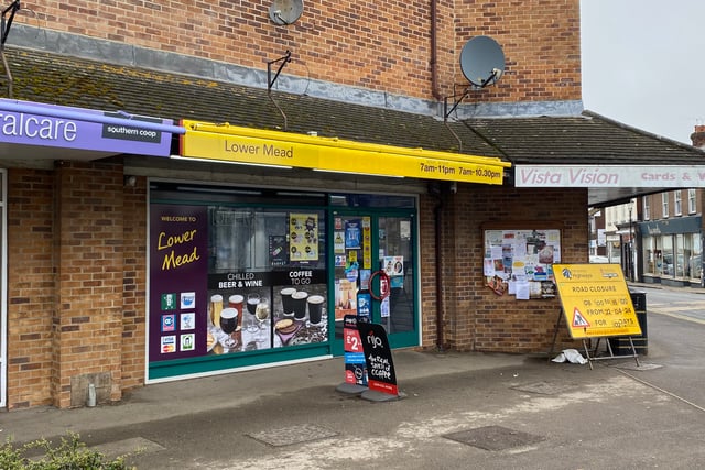 Trio steal cigarettes and vapes after breaking into convenience store