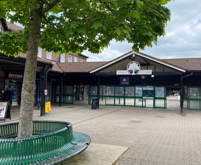 Youth searched for knife as police called to Bordon shopping centre