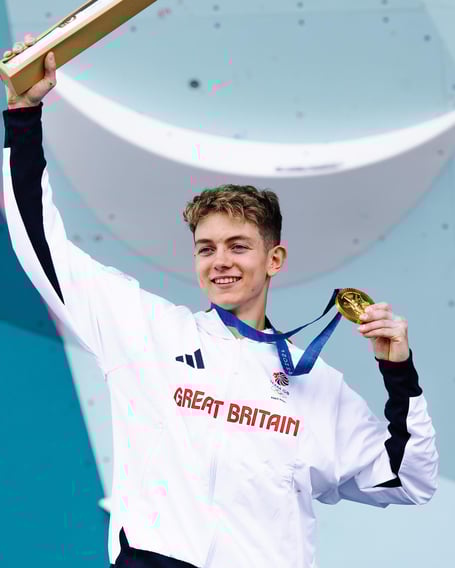 Toby Roberts Climbing Gold Paris PIC1