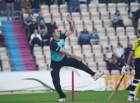 Double defeat threatens Surrey dreams of glory