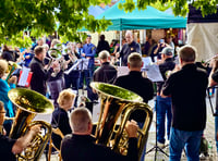 Liss Band gives surprise performance in town square 