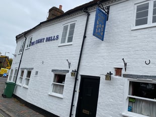 Beer lover on epic pub crawl raises his glass to Alton alehouse