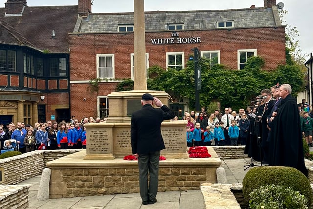 Haslemere honours fallen heroes at annual Remembrance Service