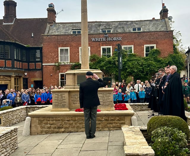 Haslemere honours fallen heroes at annual Remembrance Service
