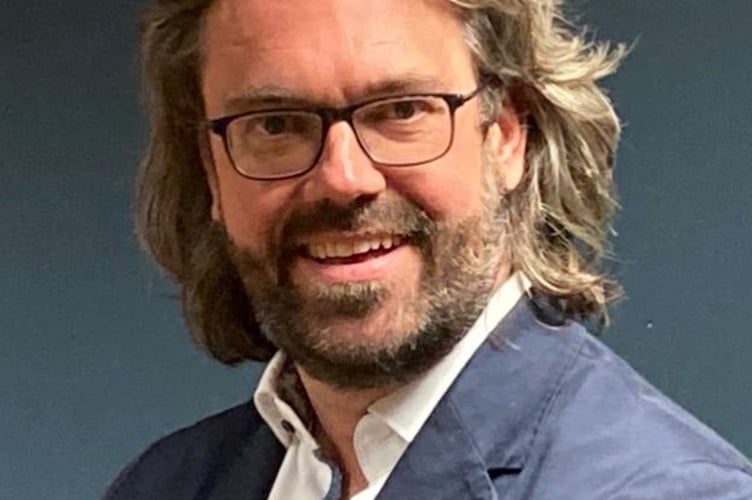 Ben Cooper, antiques expert