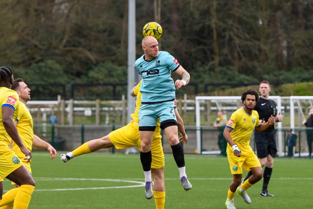 Town close in on title with thumping win at Ascot