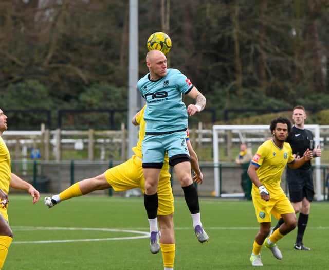 Town close in on title with thumping win at Ascot