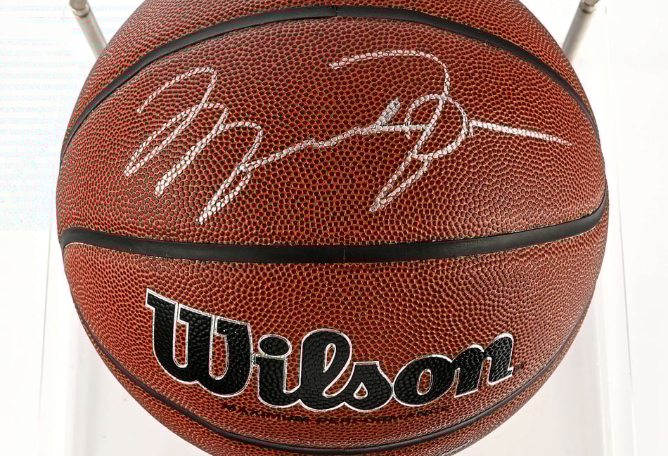 Game on for sports memorabilia auction