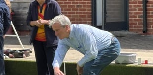 Damian Hinds MP: Learning the many benefits of bowls in Alton