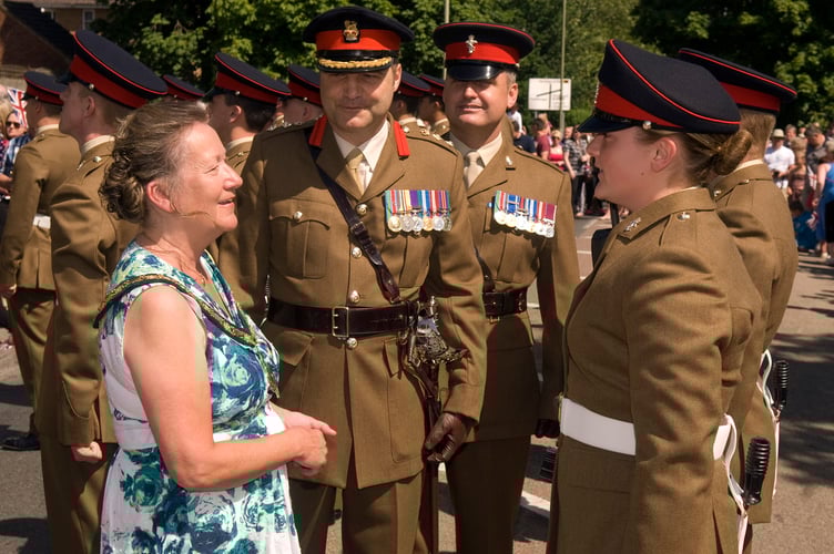 Bordon Photo Assignment, Camp Road, Bordon, Farewell to the Garrison Ceremony & Festival, Mayor talking to soldiers © Paul Doyle 27.06.2015. Please credit PAUL DOYLE. 