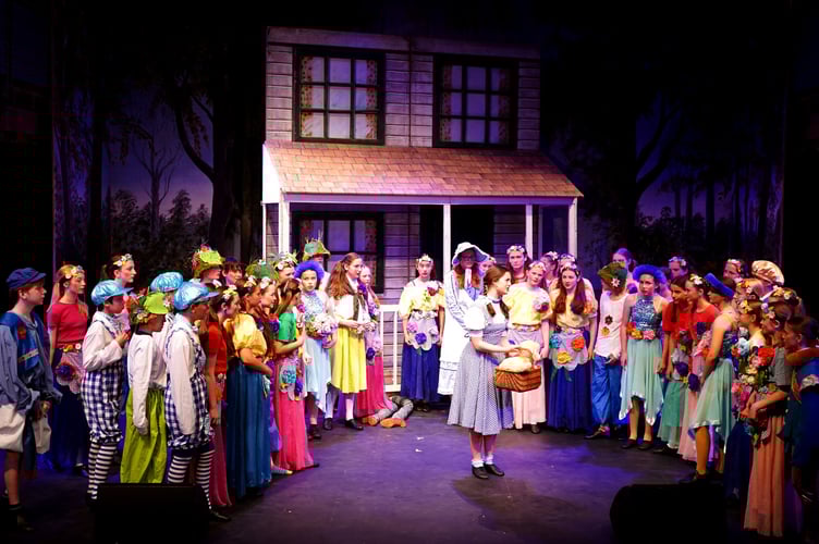 Bohunt cast takes audiences over the rainbow