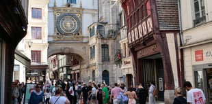 Residents blame French for cross-Channel stench