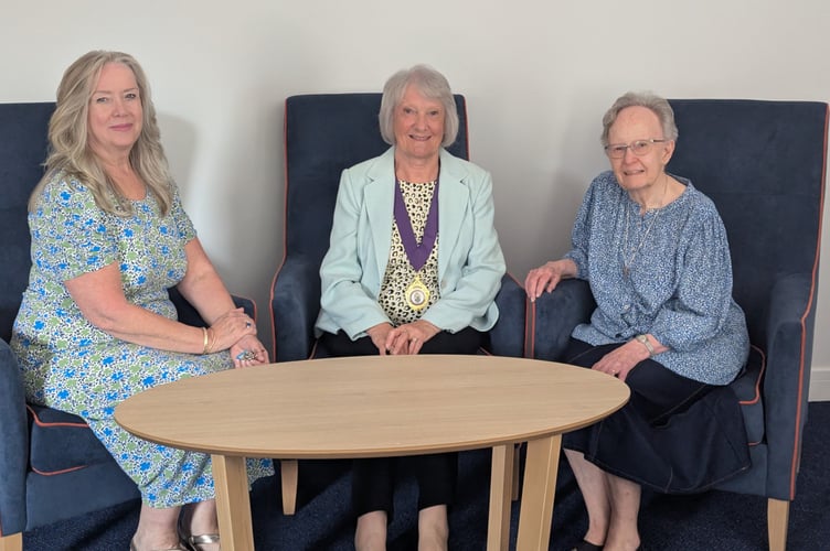 Deputy Mayor of Haslemere, Councillor Jacquie Keen, joins patients and staff at Holy Cross Hospital’s summer festival.
