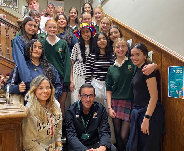 Hola to Hampshire as school welcomes Colombian exchange students