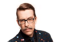 Here's looking at Stu as Bordon's town crier gets an audience