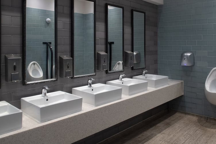 The gents toilets at The Ivy House pub in Wetherspoons.