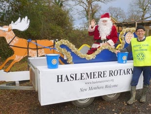 Haslemere Rotary rolls out red carpet for Santa’s sleigh tour