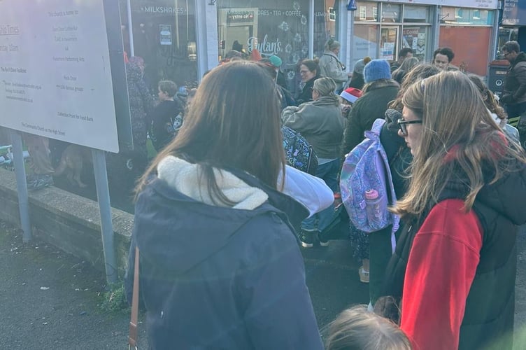 Busy scenes at Dylan’s Ice Cream as residents rally behind the shop