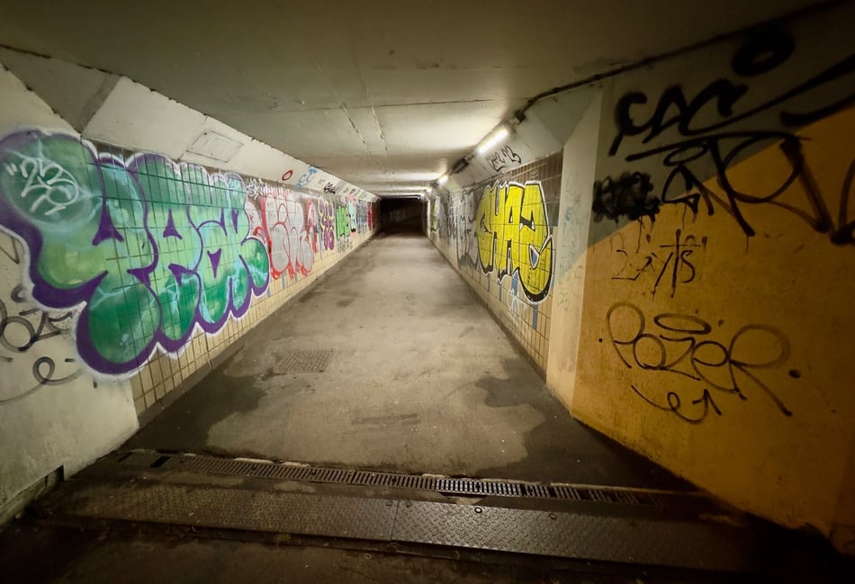Hundreds of graffiti reports logged on highways