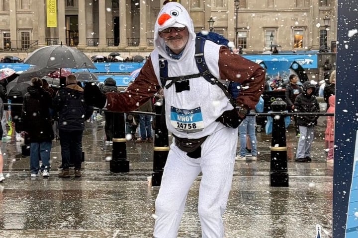 Steve King dresses for the occasion at the London Winter Run