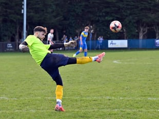Petersfield Town slip to narrow defeat against Cowes Sports