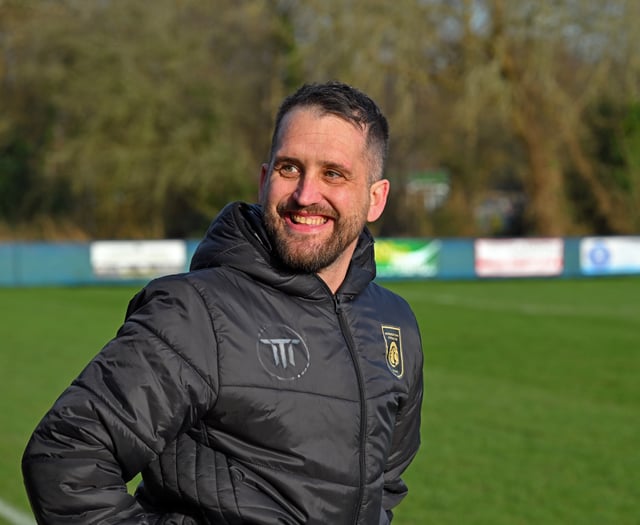 Petersfield beat Locks Heath on penalties in Portsmouth Senior Cup