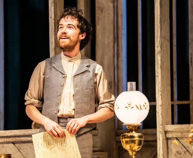 Churcher's old boy wowing crowds in National Theatre production