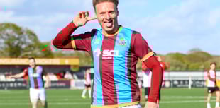 Farnham Town confirm play-off spot with impressive victory at Sholing