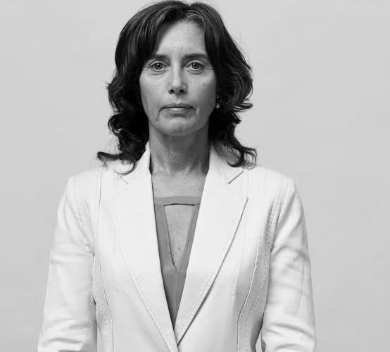 Eleanor Anstruther, Chiddingfold-based author of Fallout, which brings the Greenham Common Women’s Peace Camp to life in a powerful new coming-of-age novel.