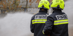 Large den destroyed in woodland blaze near Headley Down